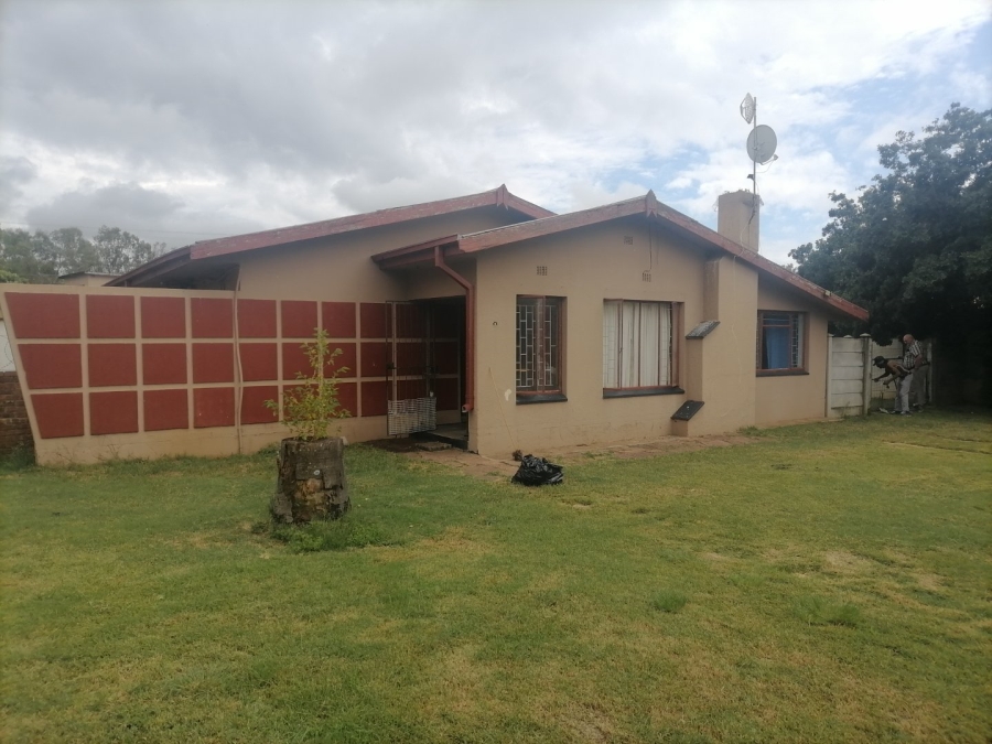 4 Bedroom Property for Sale in Leeudoringstad North West
